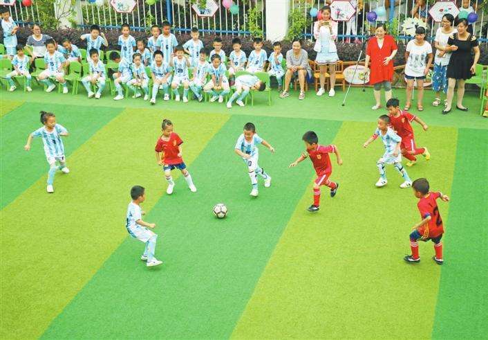 重磅：足球踢進幼兒園，“足球從娃娃抓起”真正實現(xiàn)